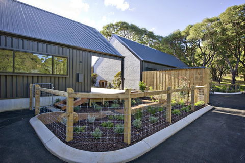 Margaret River Bungalow-1-street - Pet Friendly - Accommodation 4U 14