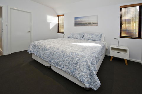Margaret River Bungalow-1-street - Pet Friendly - Accommodation 4U 3