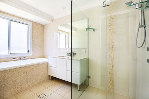 Calming Waters - Pet Friendly - Community Pool - Accommodation 4U 23
