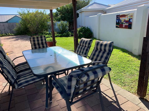 Beachside Prevelly Villas - Accommodation 4U 8