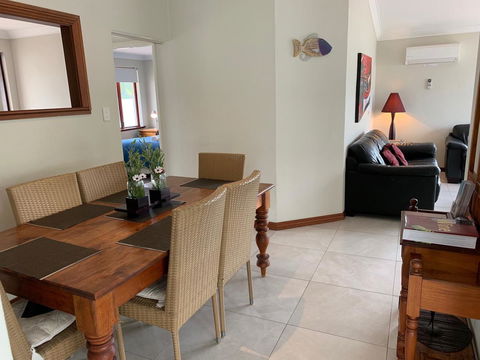 Beachside Prevelly Villas - Accommodation 4U 11
