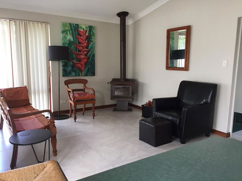 Beachside Prevelly Villas - Accommodation 4U 36