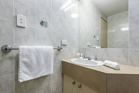 Comfort Inn & Suites Goodearth Perth - Accommodation 4U 17