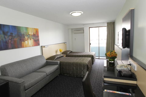 Comfort Inn & Suites Goodearth Perth - Accommodation 4U 9