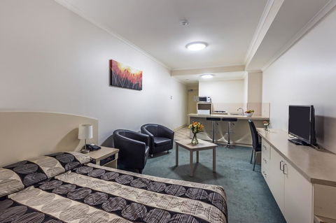 Comfort Inn & Suites Goodearth Perth - Accommodation 4U 13