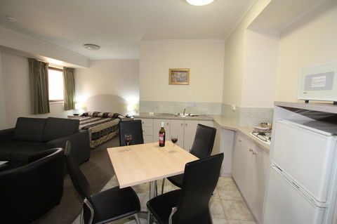 Comfort Inn & Suites Goodearth Perth - Accommodation 4U 24