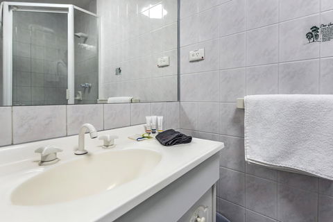 Comfort Inn & Suites Goodearth Perth - Accommodation 4U 5