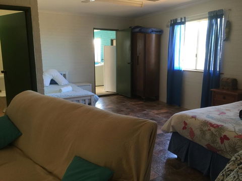 Surf Shack - Accommodation 4U 0