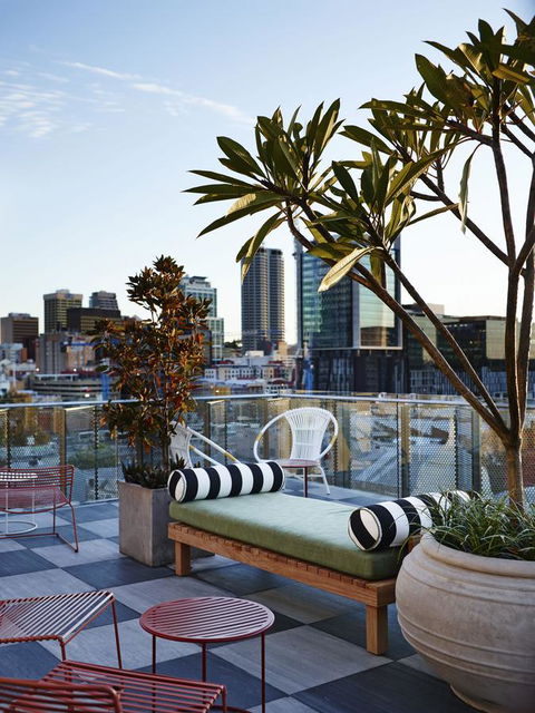 Alex Hotel - Accommodation 4U 31