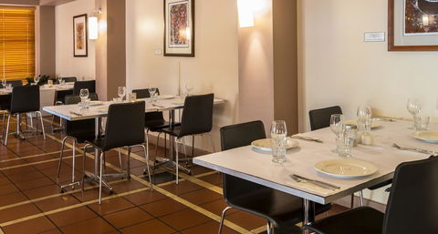 The Continental Hotel - Accommodation 4U 10