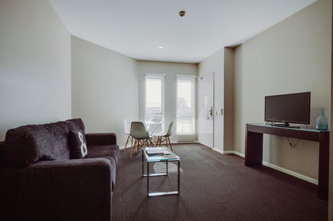 Crossroads Hotel - Accommodation 4U 9