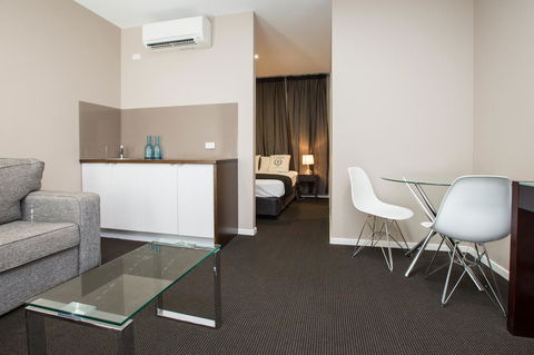 Crossroads Hotel - Accommodation 4U 38