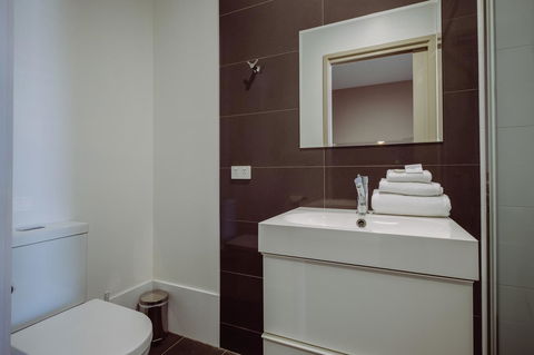 Crossroads Hotel - Accommodation 4U 5