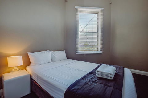 Crossroads Hotel - Accommodation 4U 3