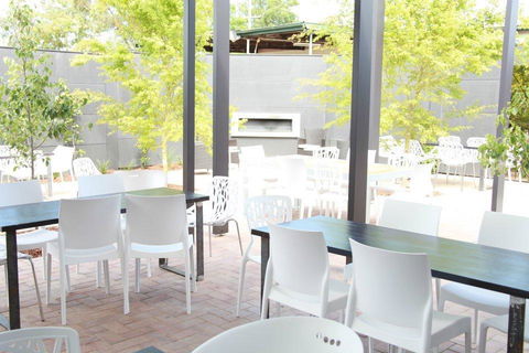 Crossroads Hotel - Accommodation 4U 15
