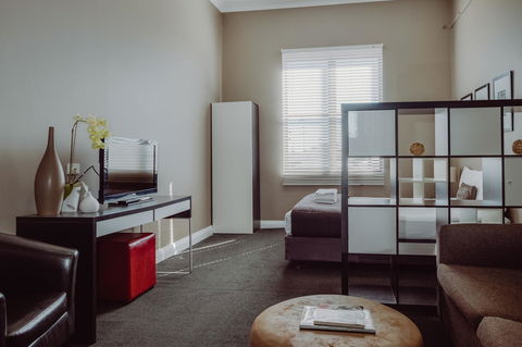 Crossroads Hotel - Accommodation 4U 14