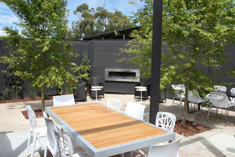 Crossroads Hotel - Accommodation 4U 23