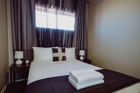 Crossroads Hotel - Accommodation 4U 6