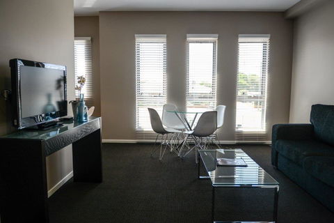 Crossroads Hotel - Accommodation 4U 16