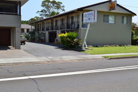 Sundial Holiday Units - Accommodation 4U 11