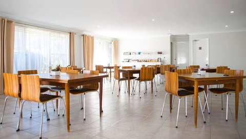 Almond Inn - Accommodation 4U 7