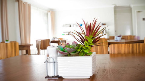 Almond Inn - Accommodation 4U 13