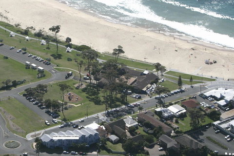 Breakers Apartments - Accommodation 4U 17