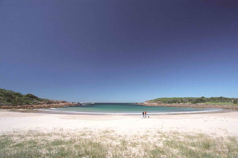 On The Beach Getaway - Accommodation 4U 10
