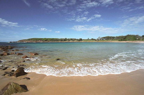 On The Beach Getaway - Accommodation 4U 13