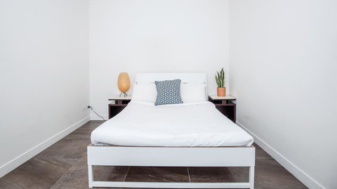 DD Apartments On Day - Accommodation 4U 15