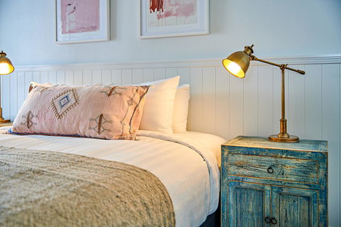 The Lord Byron - Accommodation 4U 16