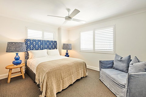 The Lord Byron - Accommodation 4U 13