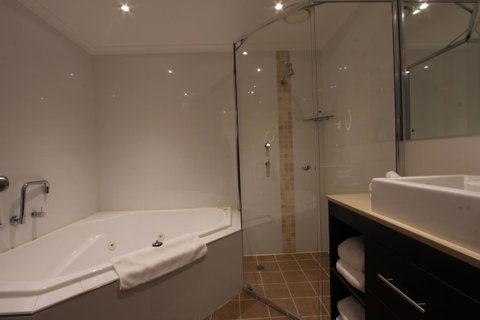 Crowne Plaza Hawkesbury Valley, An IHG Hotel - Accommodation 4U 10