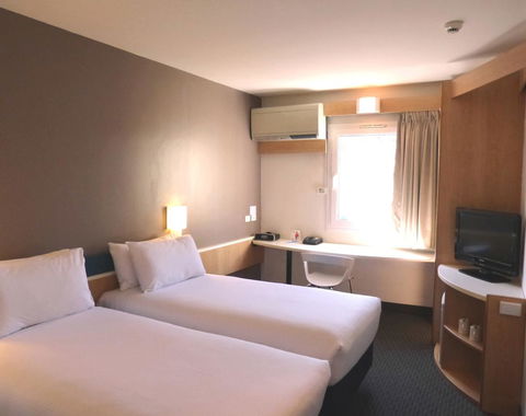 Ibis Thornleigh - Accommodation 4U 24