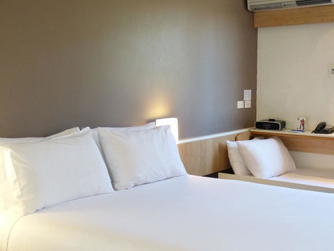 Ibis Thornleigh - Accommodation 4U 21