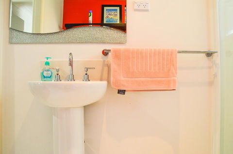 Yigala House - Accommodation 4U 28