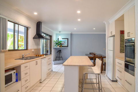 Yigala House - Accommodation 4U 12
