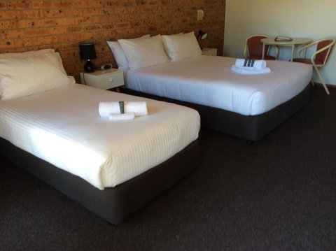 Bega Downs Motor Inn - Accommodation 4U 5