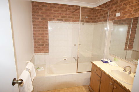 Albury Paddlesteamer Motel - Accommodation 4U 15