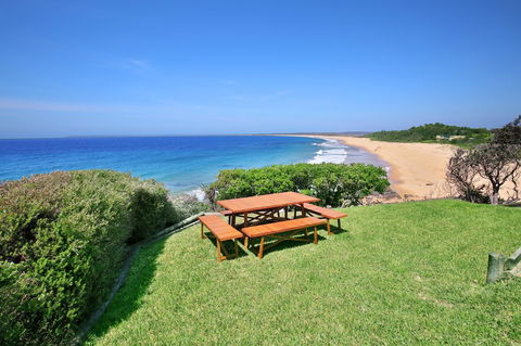 Neptune I Absolute Beachfront I Stunning Views - Accommodation 4U 32
