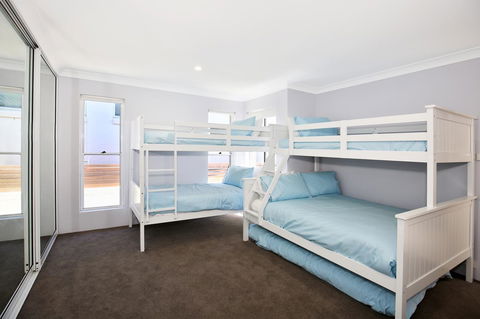 Neptune I Absolute Beachfront I Stunning Views - Accommodation 4U 17
