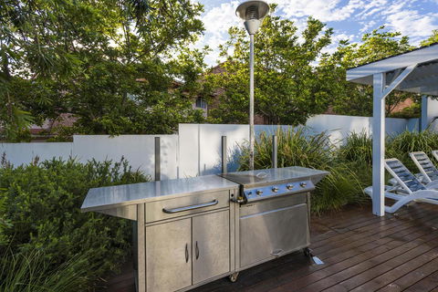 Oaks Nelson Bay Lure Suites - Accommodation 4U 7