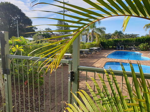 Marina Resort - Accommodation 4U 10