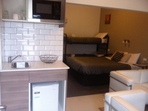 Altair Motel - Accommodation 4U 11