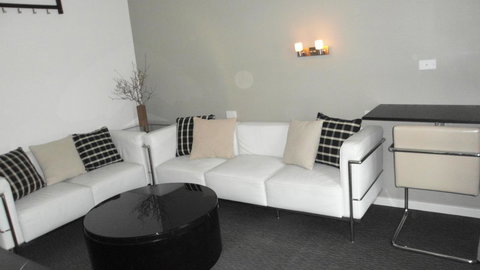 Altair Motel - Accommodation 4U 8