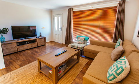 Sunbaker Pet Friendly Awards Finalist 4 Mins Walk To Culburra Beach - Accommodation 4U 7