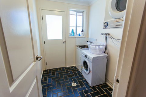 Sunbaker Pet Friendly Awards Finalist 4 Mins Walk To Culburra Beach - Accommodation 4U 27