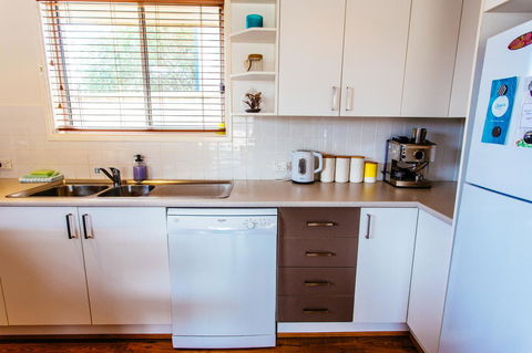 Sunbaker Pet Friendly Awards Finalist 4 Mins Walk To Culburra Beach - Accommodation 4U 14