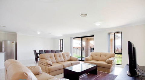 Jindabyne Executive - Accommodation 4U 5