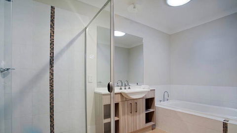 Jindabyne Executive - Accommodation 4U 7